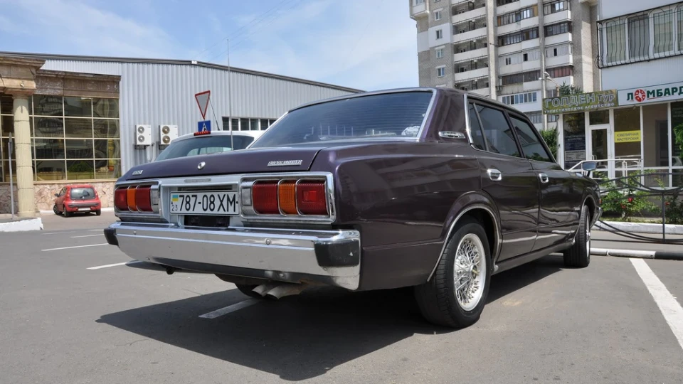 Toyota Crown MS-80 3