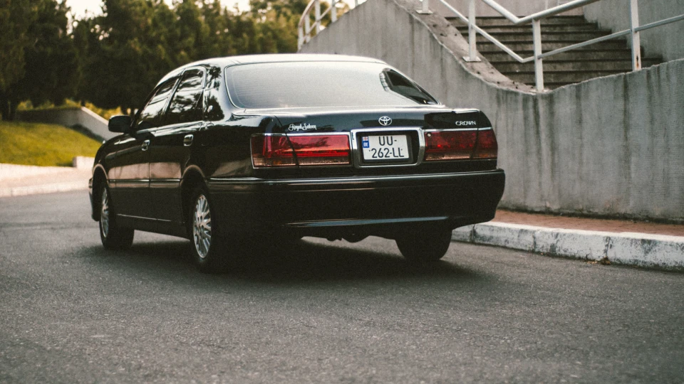 Toyota Crown Royal Saloon 5