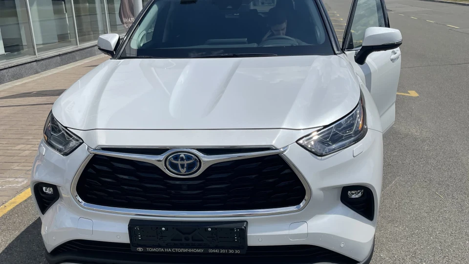 Toyota Highlander 4