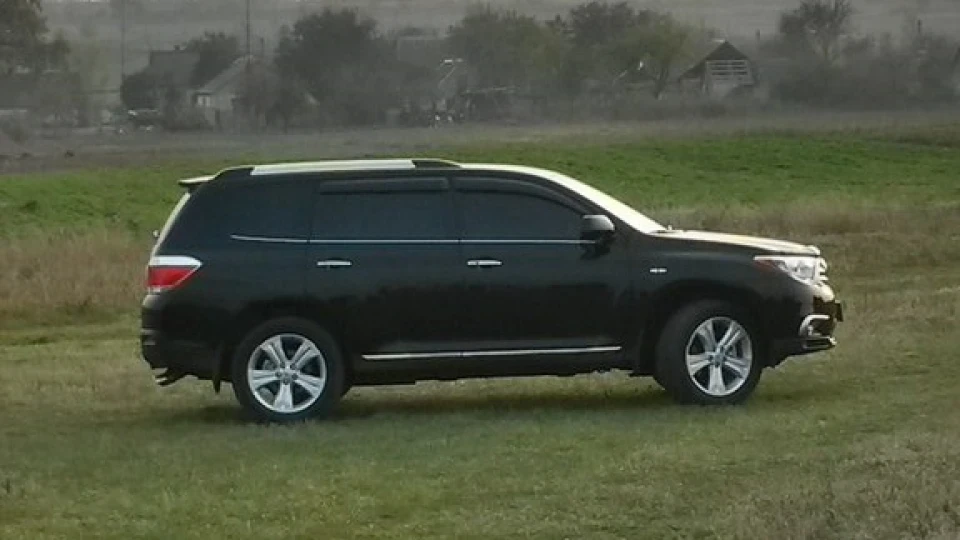 Toyota Highlander 4