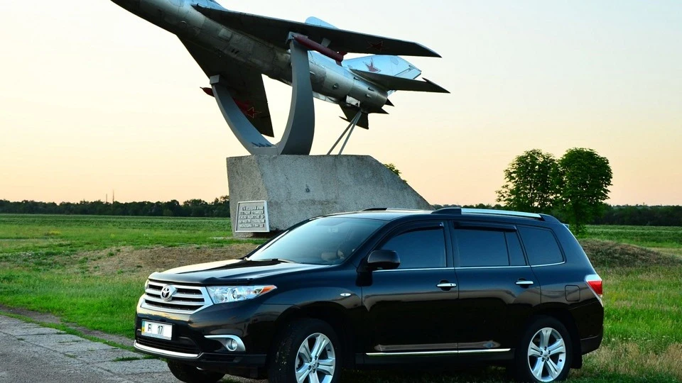 Toyota Highlander Black Music_Project_F17 4