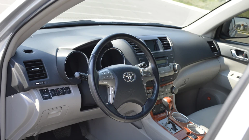 Toyota Highlander ГОРЕЦЬ 2