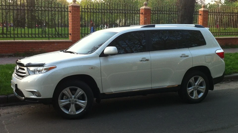 Toyota Highlander Перламутрова мрія 2
