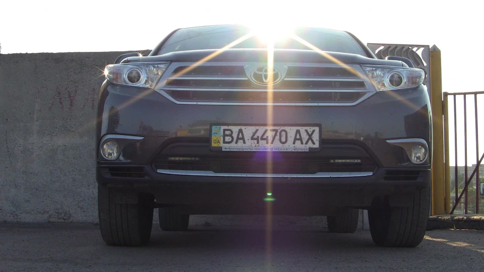 Toyota Highlander т.сірий металік у плівці 2