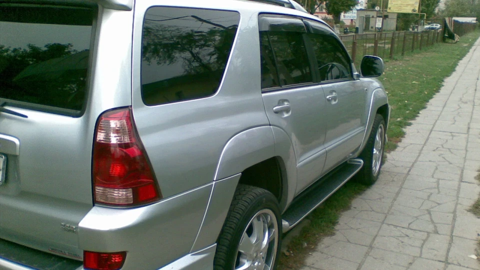 Toyota Hilux Surf SSRX 2