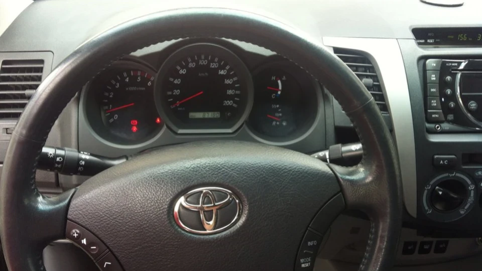 Toyota Hilux 4