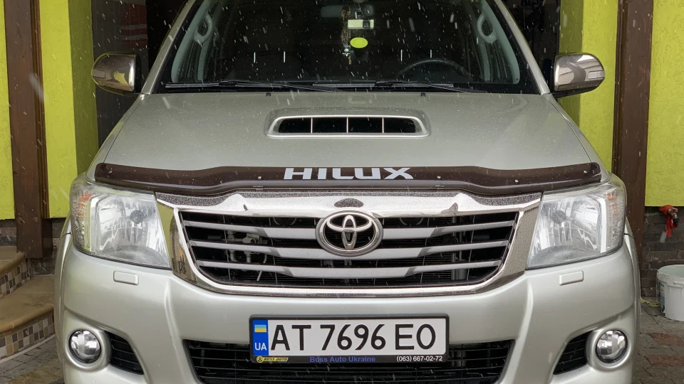 Toyota Hilux 2,5 D4D MT LEGEND 2