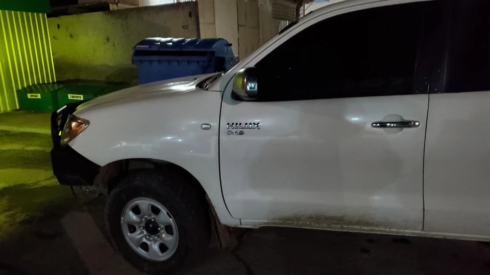 Toyota Hilux броневичок ) 2