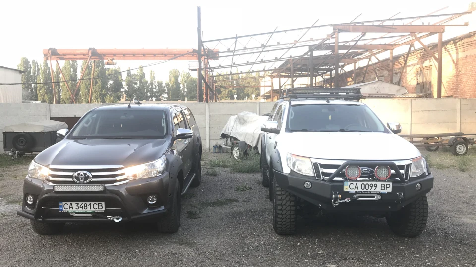Toyota Hilux Ще один пікап)