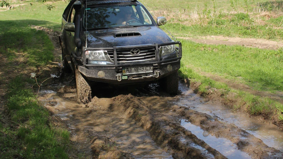 Toyota Hilux Т-34 4