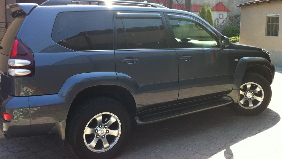 Toyota Land Cruiser Prado 2