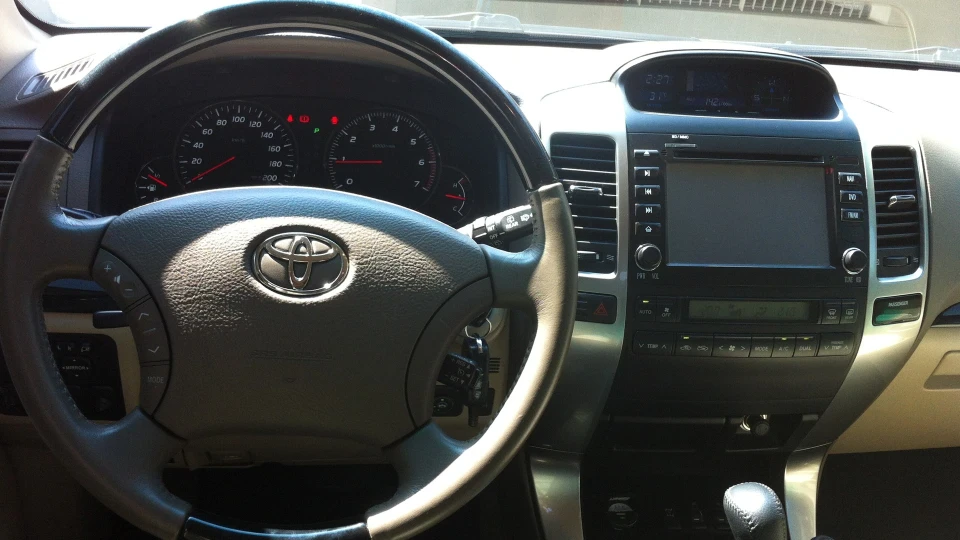 Toyota Land Cruiser Prado 4