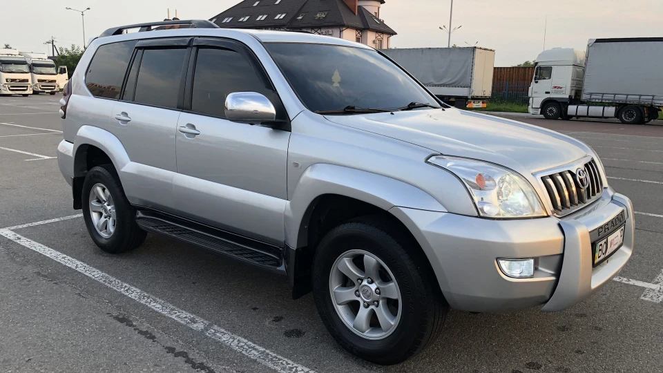 Toyota Land Cruiser Prado 4
