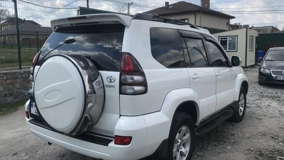 Toyota Land Cruiser Prado 2