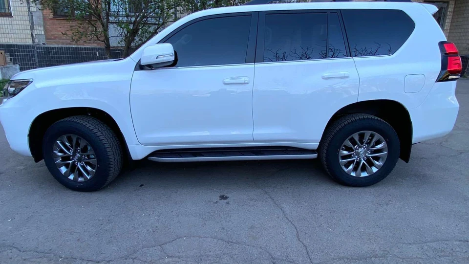 Toyota Land Cruiser Prado 4.0 3
