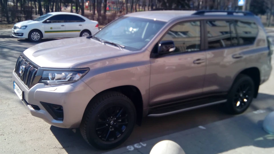 Toyota Land Cruiser Prado 4V8 4