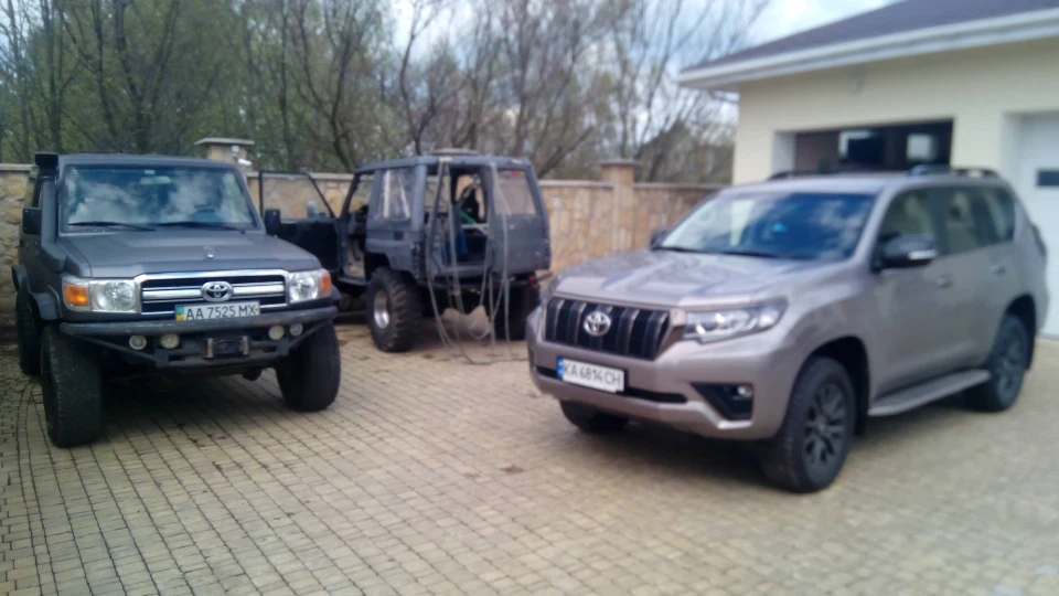 Toyota Land Cruiser Prado 4V8 5