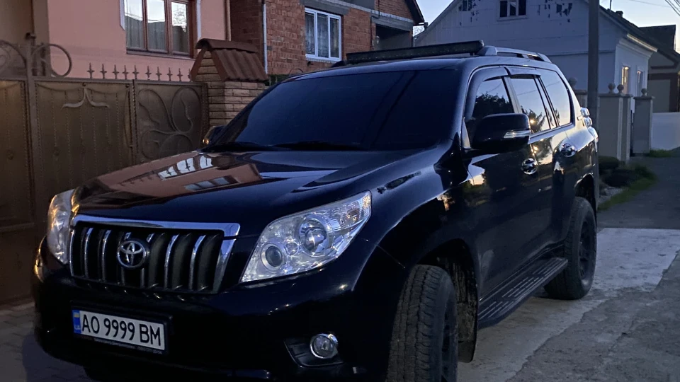 Toyota Land Cruiser Prado Black