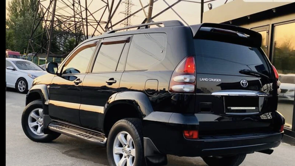 Toyota Land Cruiser Prado BlackEdition 3