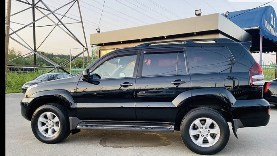 Toyota Land Cruiser Prado BlackEdition 4