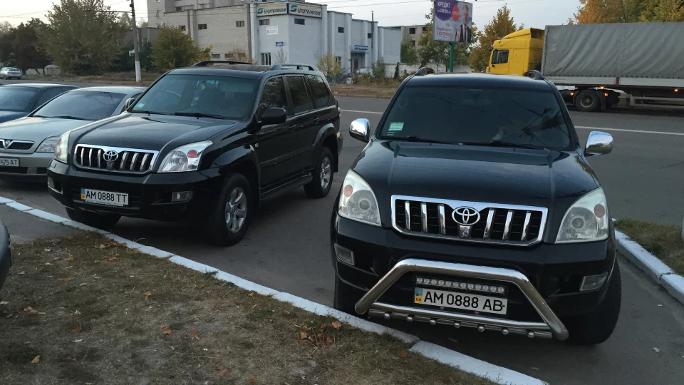 Toyota Land Cruiser Prado чорний