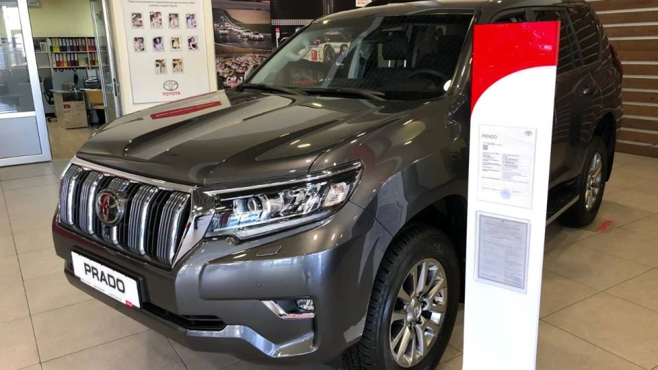 Toyota Land Cruiser Prado Мокрий асфальт 2