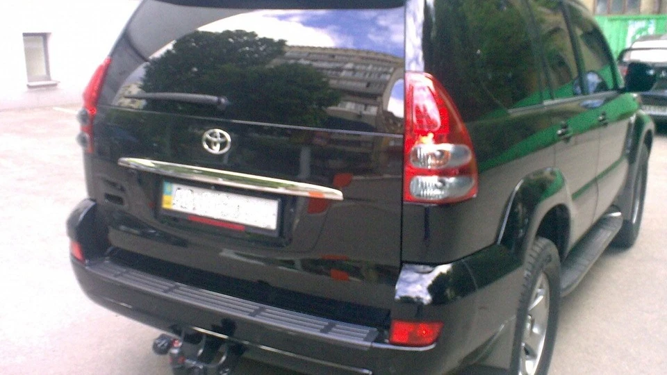 Toyota Land Cruiser Prado offroad 2