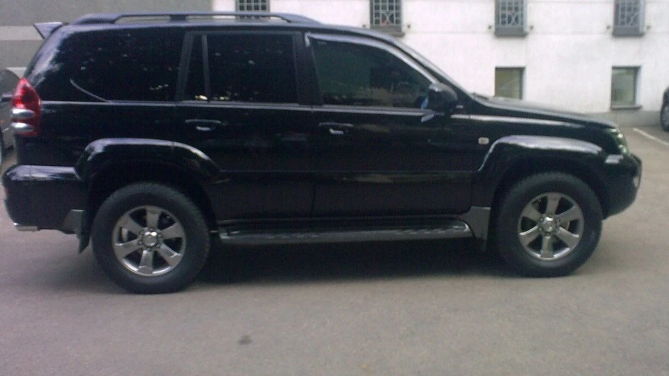 Toyota Land Cruiser Prado offroad 3