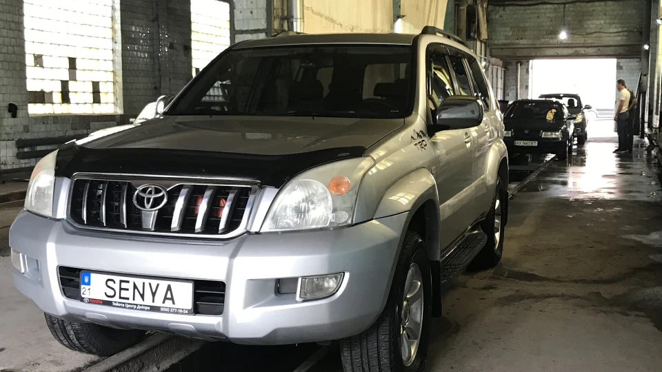 Toyota Land Cruiser Prado Сільвер Ха 3