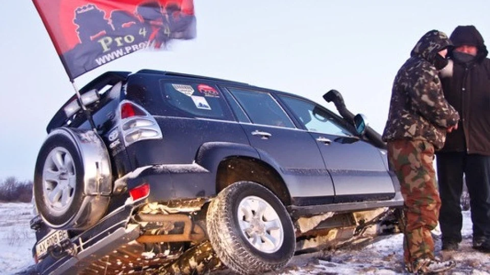Toyota Land Cruiser Prado туризм, тягач Дикої 2