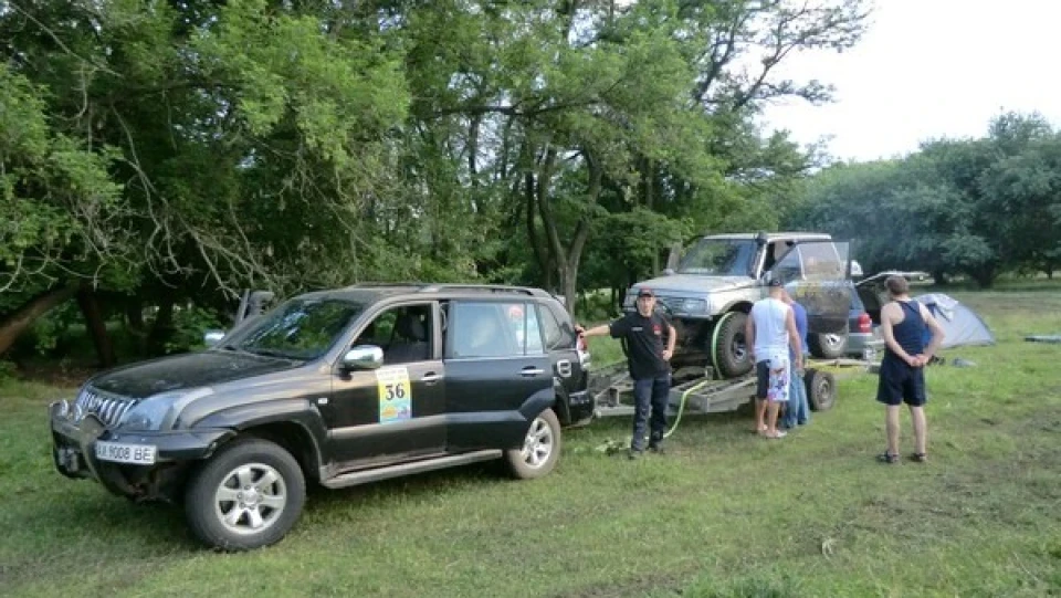 Toyota Land Cruiser Prado туризм, тягач Дикої 3