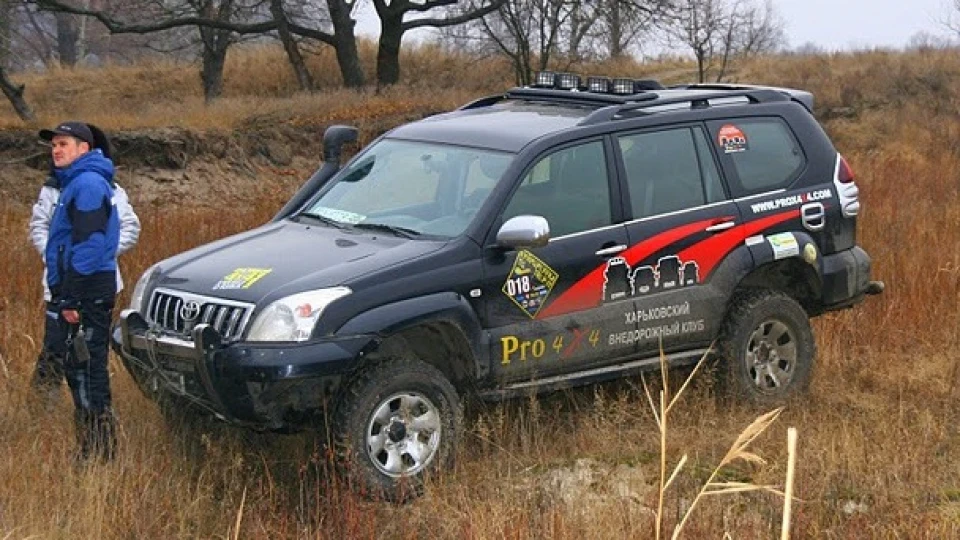Toyota Land Cruiser Prado туризм, тягач Дикої 4