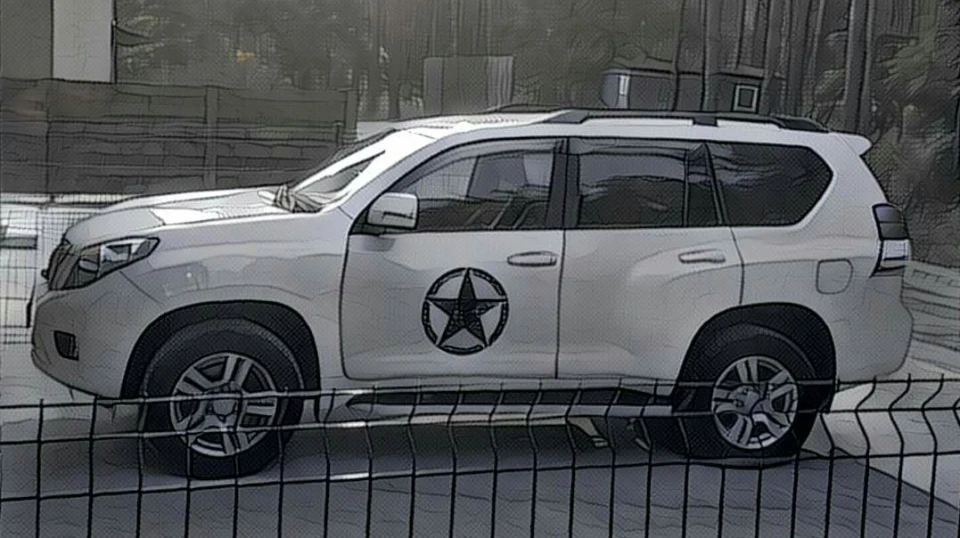 Toyota Land Cruiser Prado White Tank