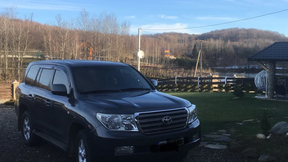 Toyota Land Cruiser 4