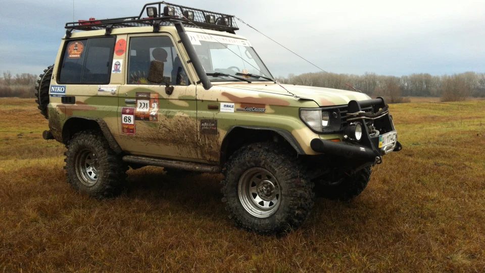 Toyota Land Cruiser 2