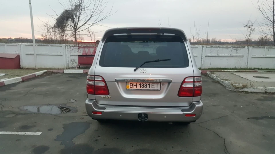 Toyota Land Cruiser