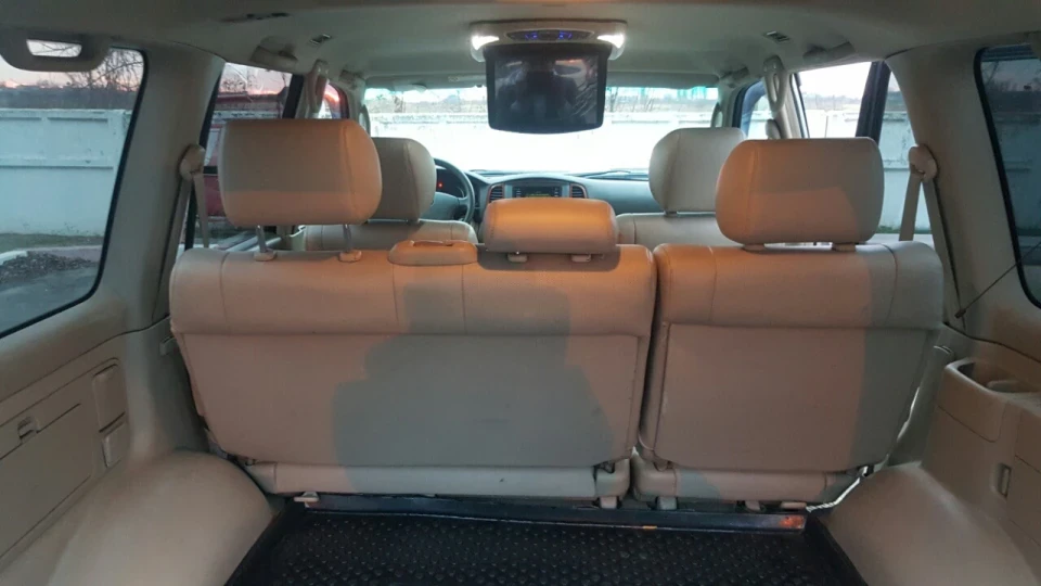 Toyota Land Cruiser 2