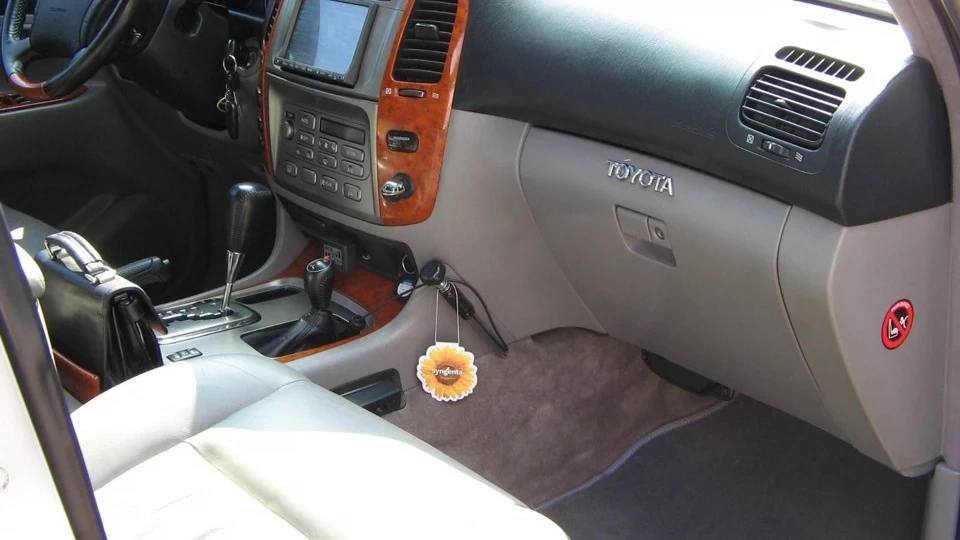Toyota Land Cruiser 5