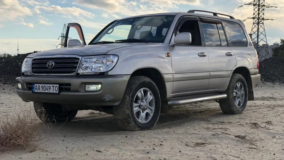 Toyota Land Cruiser 2