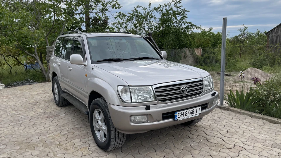 Toyota Land Cruiser 2
