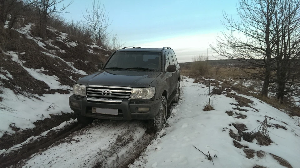 Toyota Land Cruiser 4