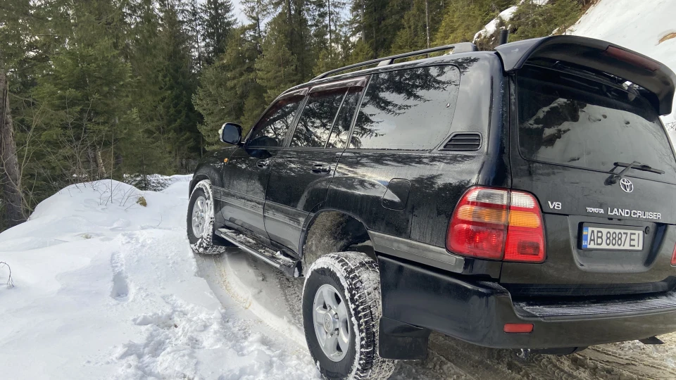 Toyota Land Cruiser 2
