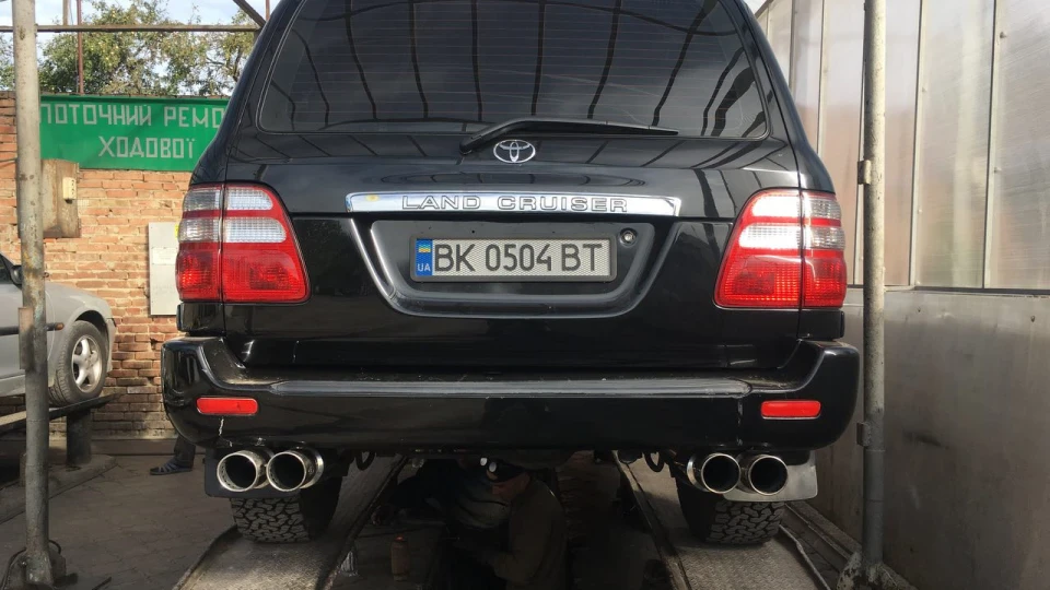 Toyota Land Cruiser 2