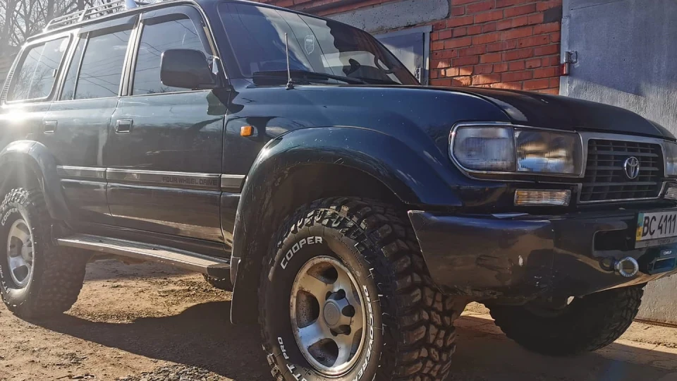 Toyota Land Cruiser 2