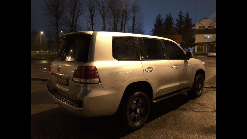 Toyota Land Cruiser 2