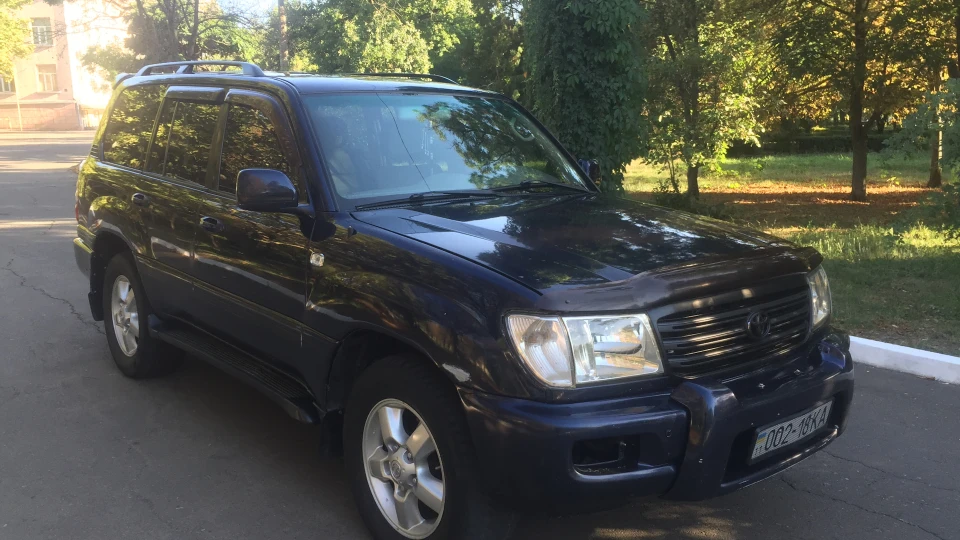 Toyota Land Cruiser 2