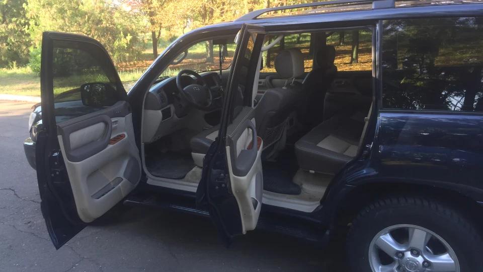 Toyota Land Cruiser 4