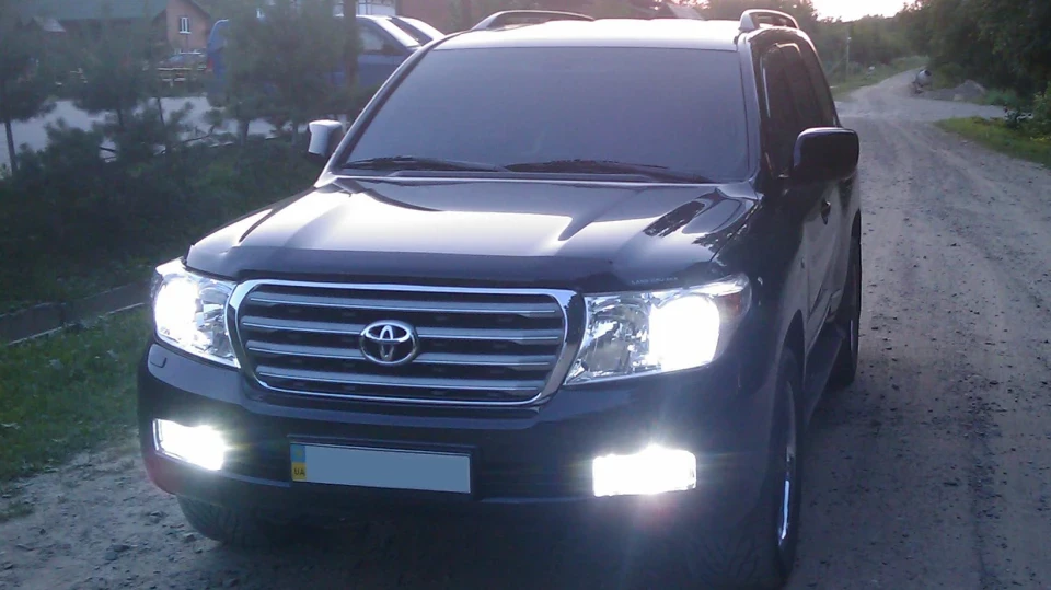 Toyota Land Cruiser 2