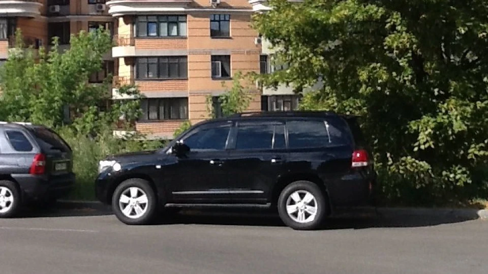 Toyota Land Cruiser 4
