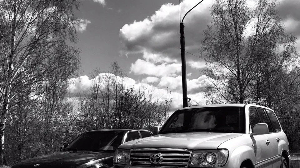 Toyota Land Cruiser 2